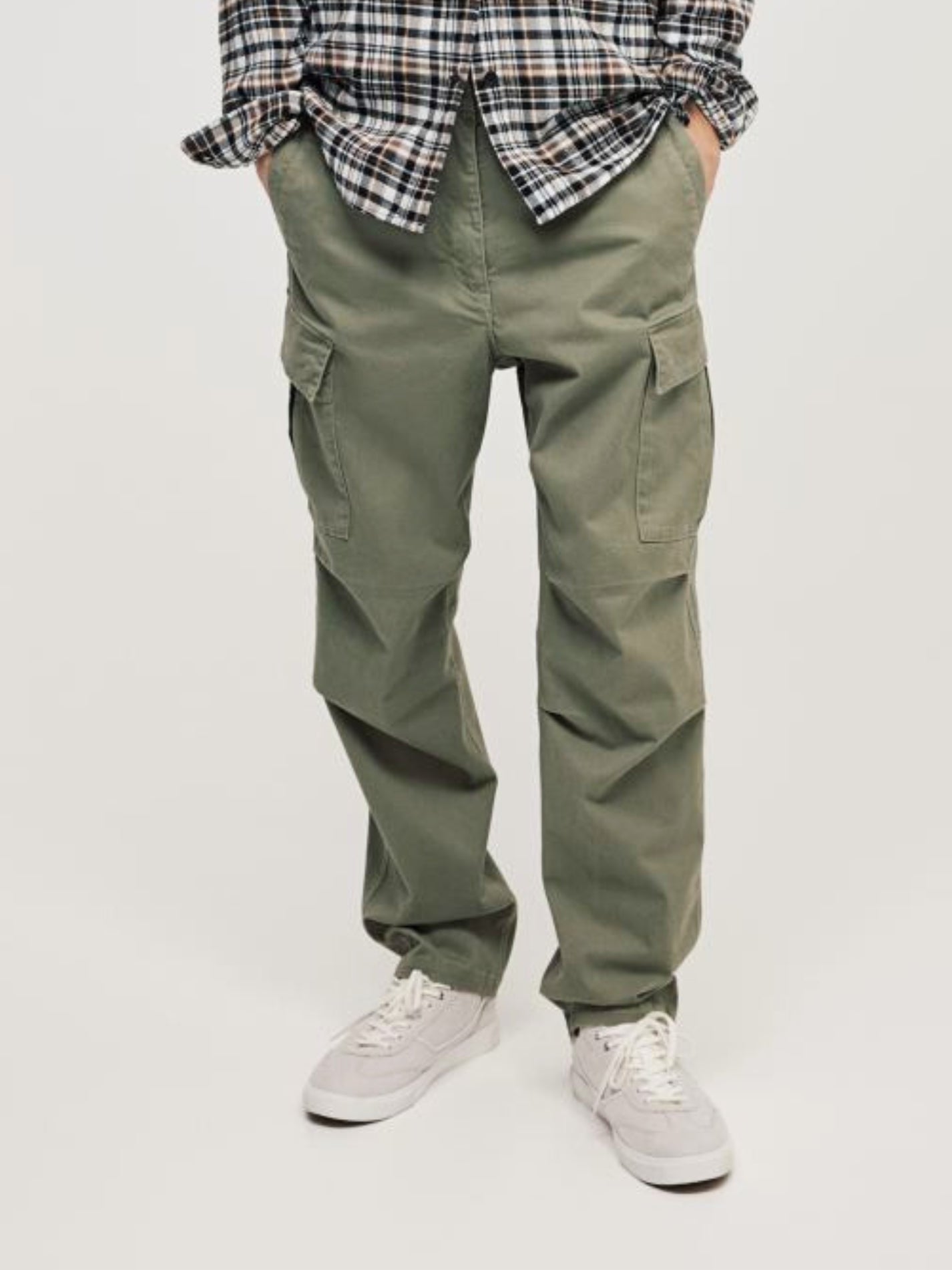 Miniml. Comfy Cargo Pants