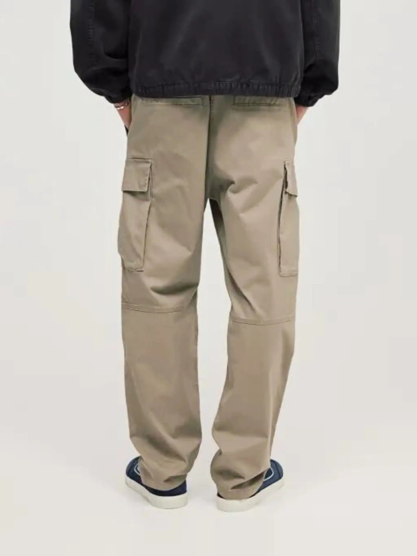 Miniml. Comfy Cargo Pants