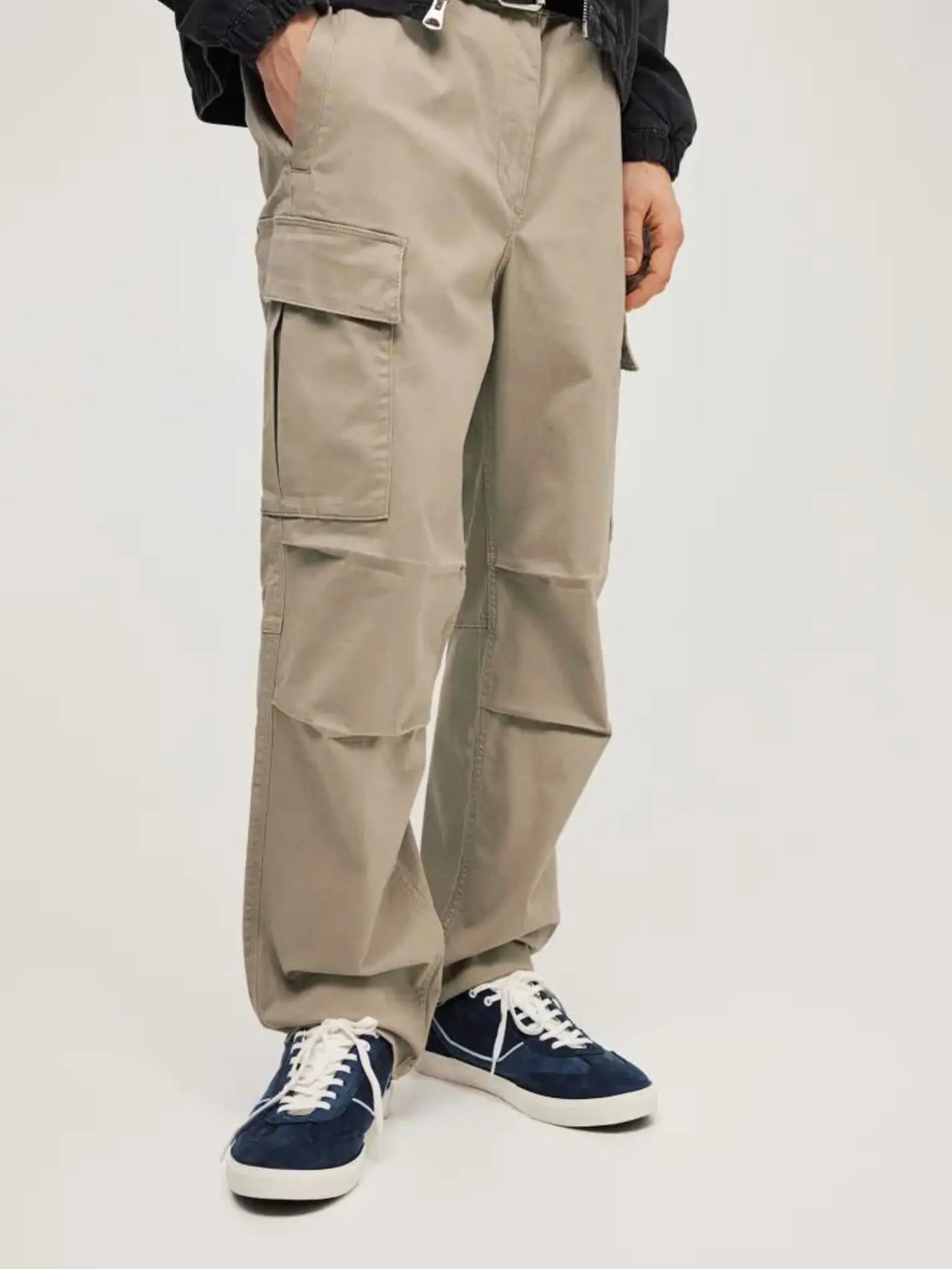Miniml. Comfy Cargo Pants