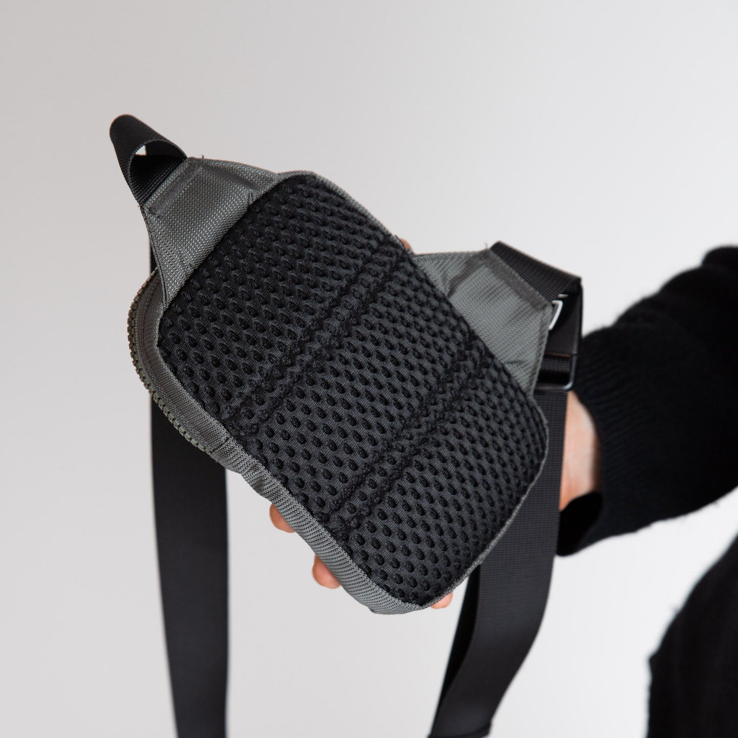 Miniml. Urban Everyday Sling Bag